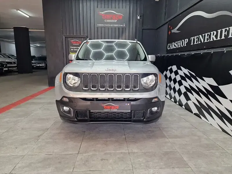 Usado Jeep Renegade Sport 120 CV (88 kW) 2017 Gris / plata SUV