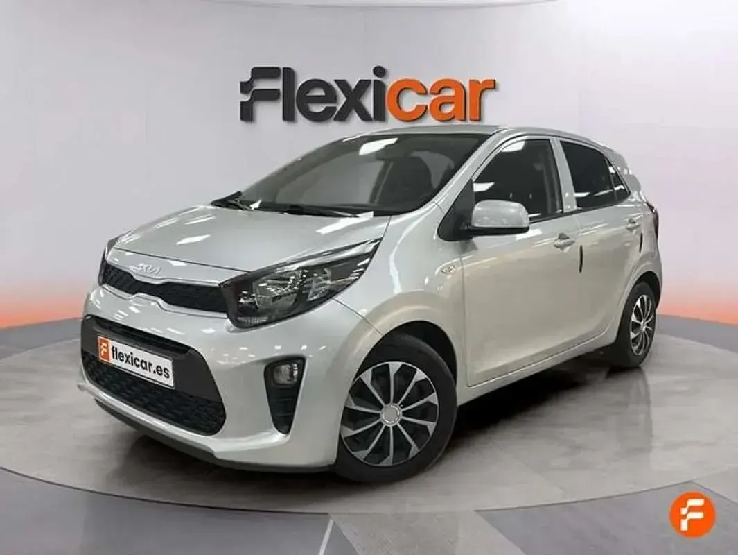 Usado Kia Picanto Comfort 67 CV (49 kW) 2022 Gris Utilitario
