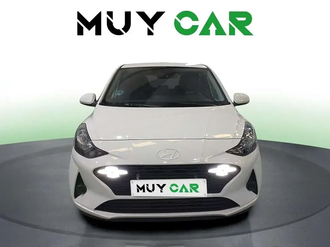 Usado Hyundai i10 64 CV (47 kW) 2025 Blanco Utilitario