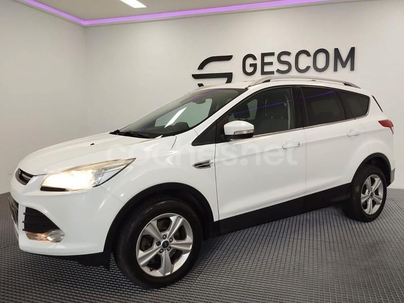 Usado Ford Kuga Trend 120 CV (88 kW) 2015 Blanco SUV