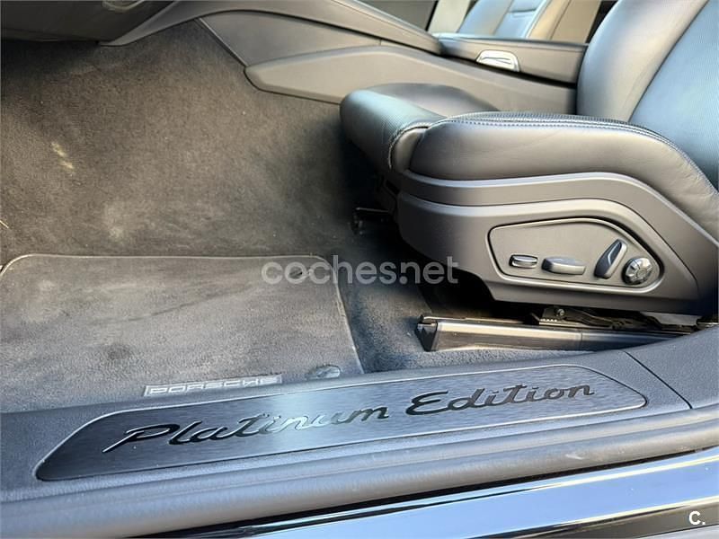 Usado Porsche Panamera 4 Platinum Edition 462 CV (339 kW) 2022 Negro Berlina