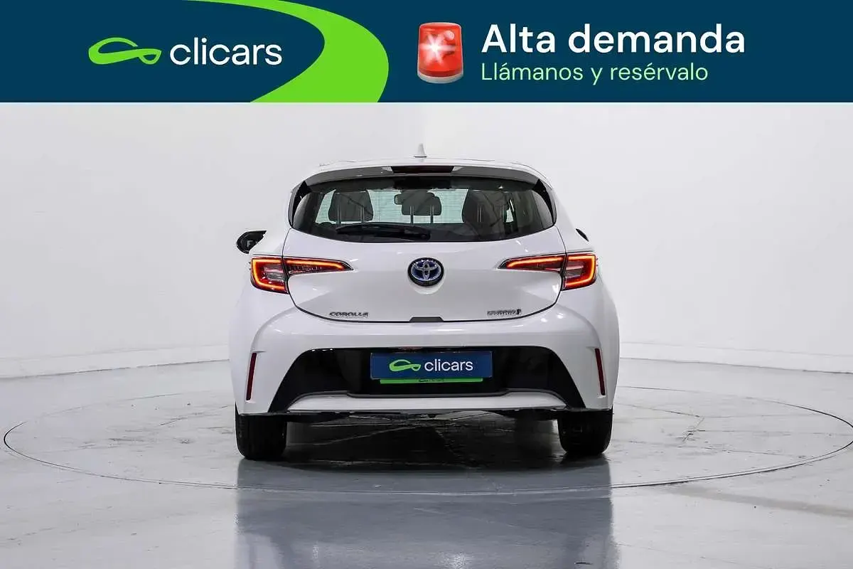 Usado Toyota Corolla Business Edition 98 CV (72 kW) 2022 Blanco Berlina