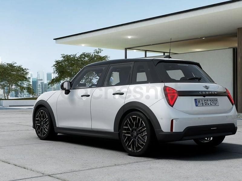 Usado Mini Cooper 114 kW (156 CV) 2025 Blanco Utilitario