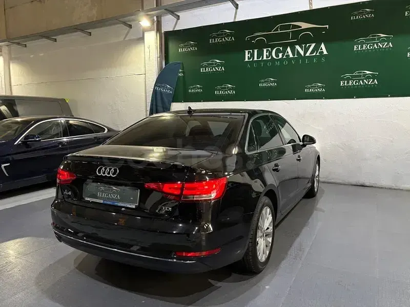 Usado Audi A4 150 CV (110 kW) 2016 Negro Berlina
