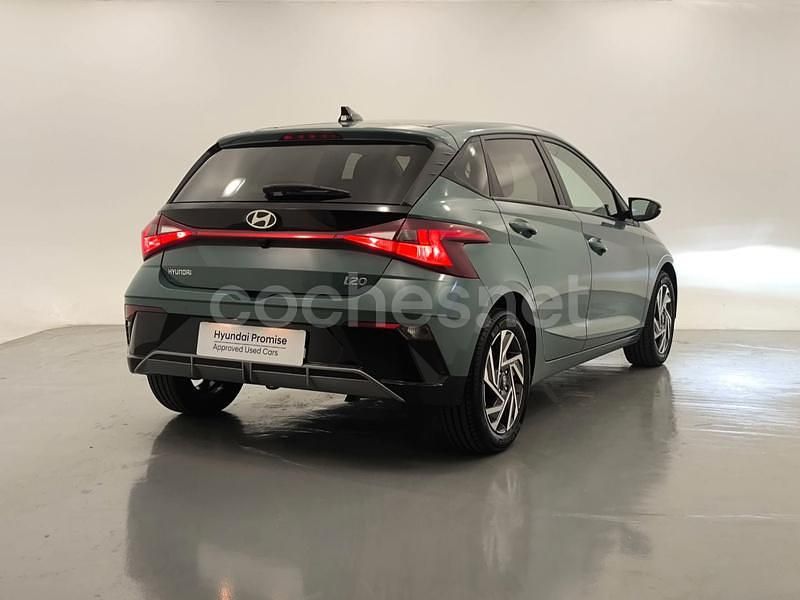 Usado Hyundai i20 100 CV (73 kW) 2025 Verde Berlina