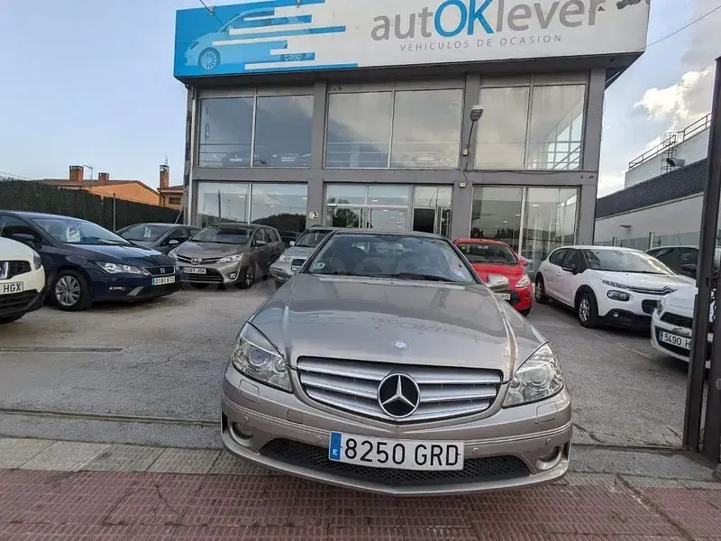 Usado Mercedes CLC220 150 CV (110 kW) 2009 Beige Coupe