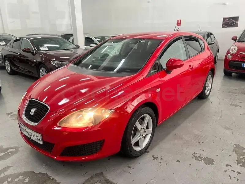 Usado Seat Leon Ecomotive 105 CV (77 kW) 2009 Rojo Utilitario