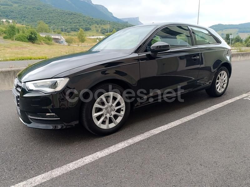 Negro Usado 2016 Audi A3 Attraction Berlina | 12.990 € (Buen precio) - Imagen 1/4