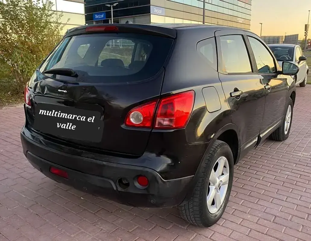 Usado Nissan Qashqai Premium Edition 106 CV (77 kW) 2009 Negro SUV