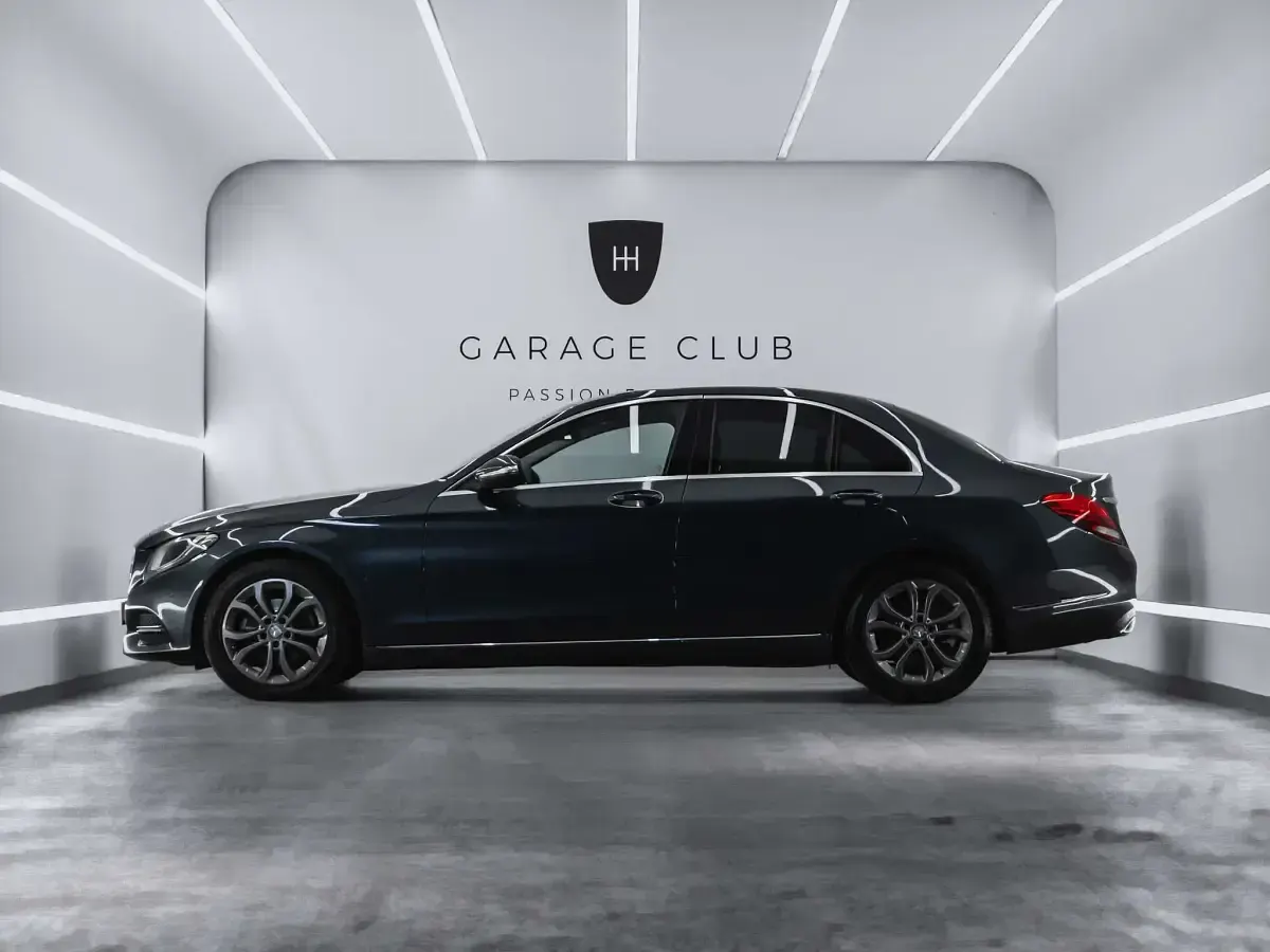 Usado Mercedes C180 Avantgarde 120 CV (88 kW) 2015 Gris / plata Berlina