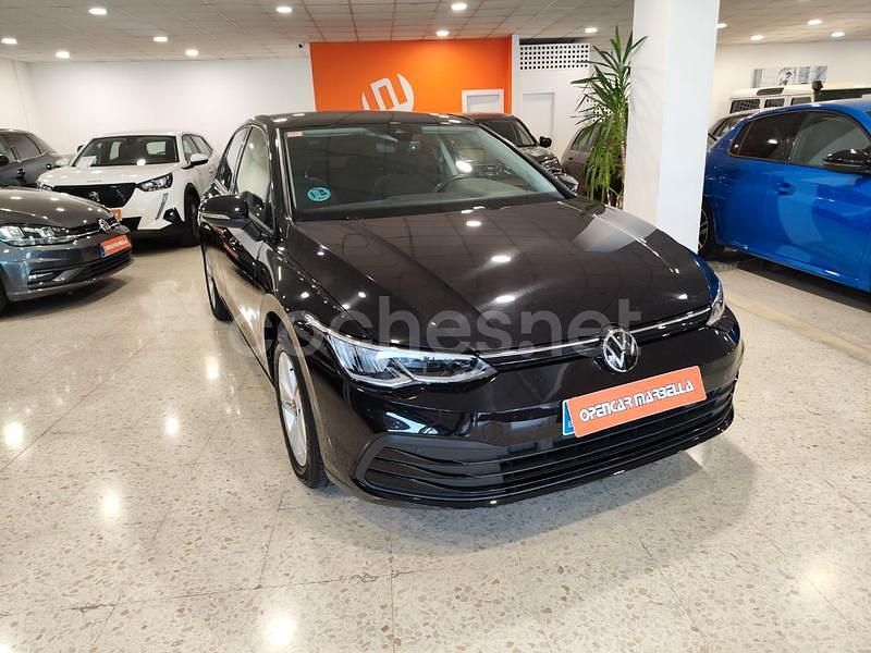 Negro Usado 2021 VW Golf VIII Life Berlina | 22.499 € (Precio justo) - Imagen 1/4