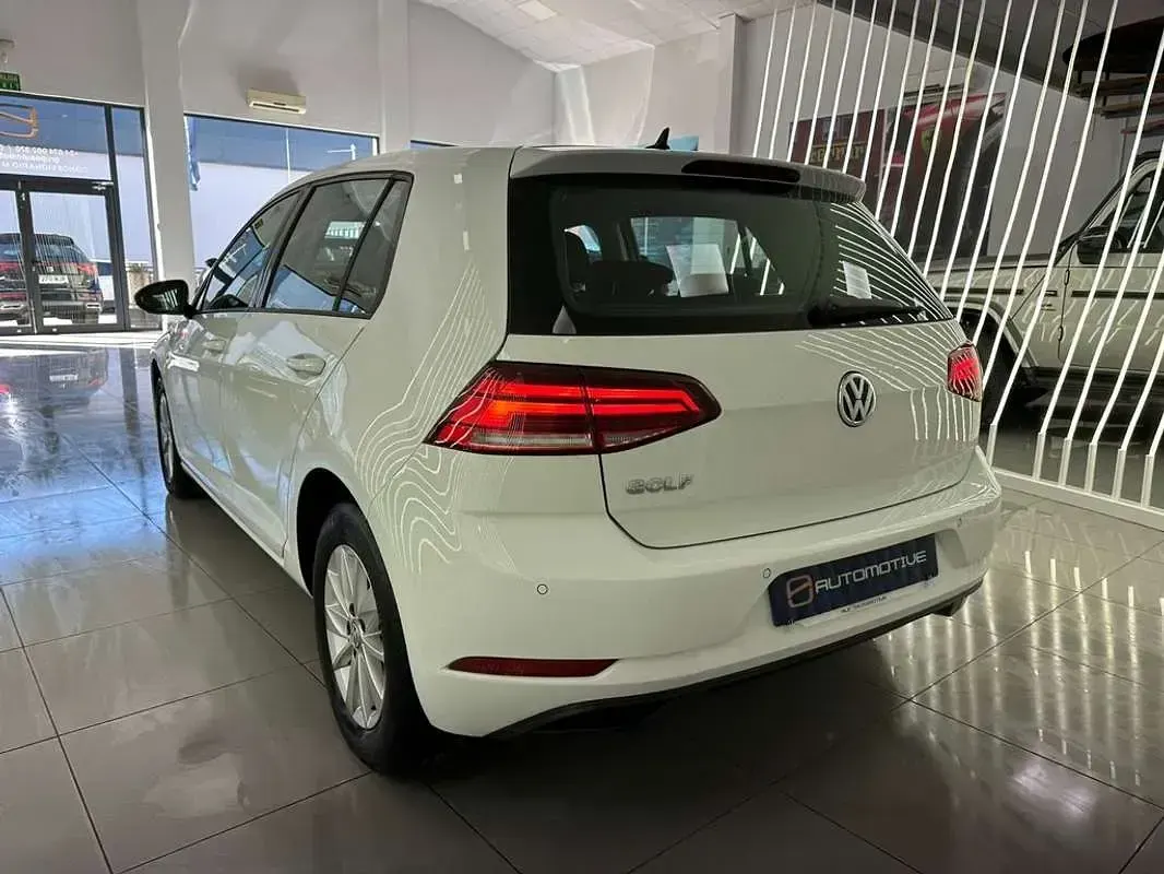 Usado VW Golf VII Business 116 CV (85 kW) 2019 Blanco Utilitario