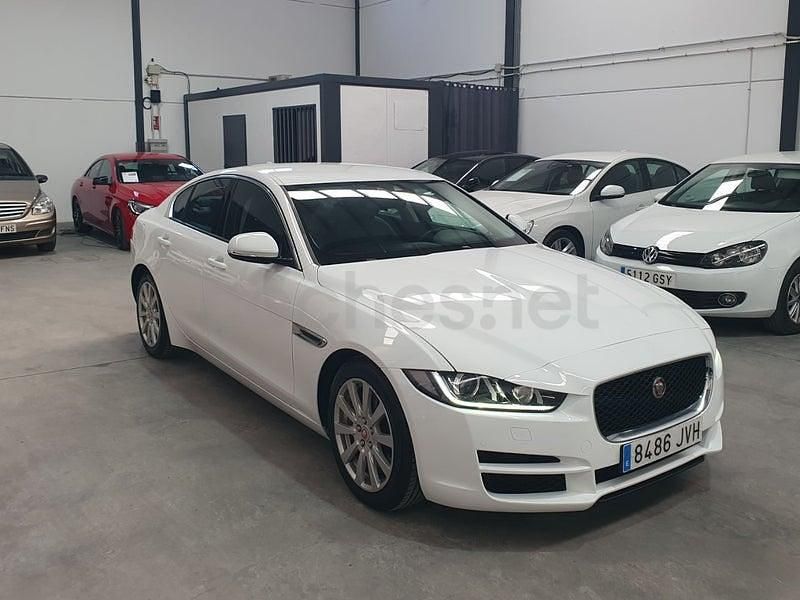 Usado Jaguar XE Prestige 180 CV (132 kW) 2017 Blanco Berlina
