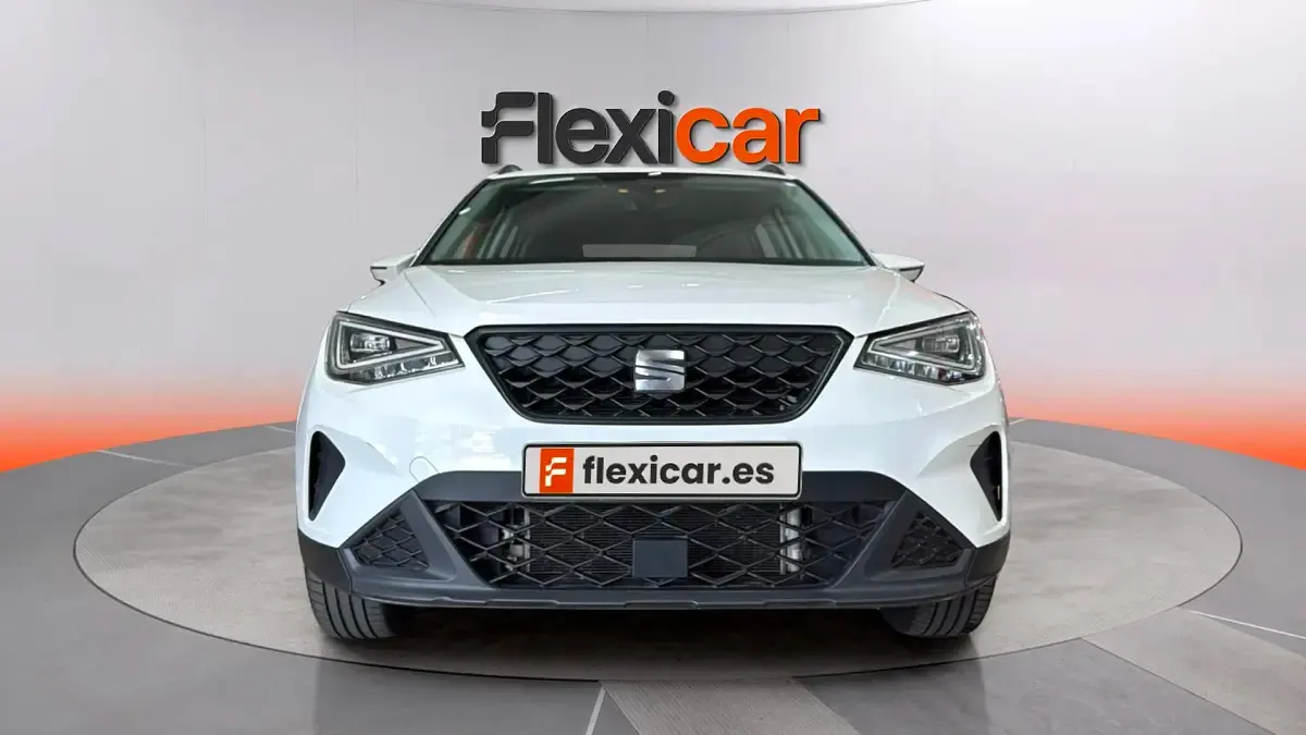 Usado Seat Arona Style 110 CV (80 kW) 2023 Blanco SUV