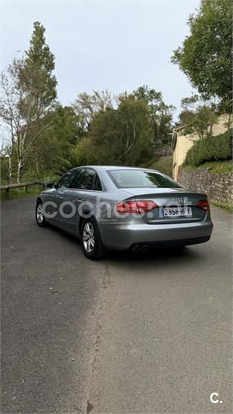 Usado Audi A4 136 CV (100 kW) 2011 Gris / plata Berlina