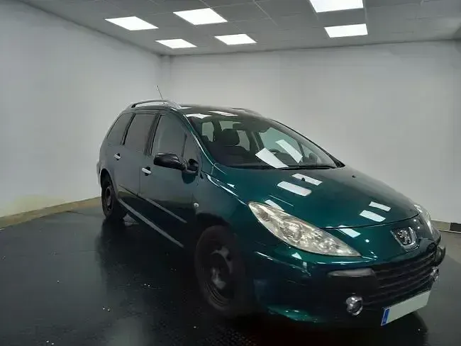 Usado Peugeot 307 110 HP (80 kW) 2005 Verde Citadino