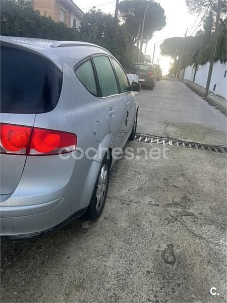 Usado Seat Altea XL Reference 105 CV (77 kW) 2007 Gris / plata Monovolumen