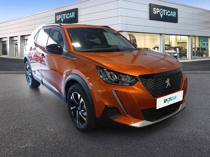 Usado Peugeot 2008 Allure 100 CV (73 kW) 2023 Naranja SUV