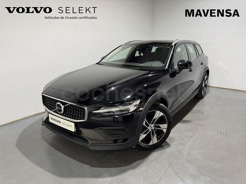 Usado Volvo V60 CC Core 197 CV (144 kW) 2023 Negro Familiar