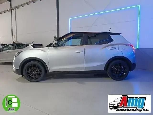 Usado SsangYong Tivoli Limited 128 CV (94 kW) 2017 Gris SUV