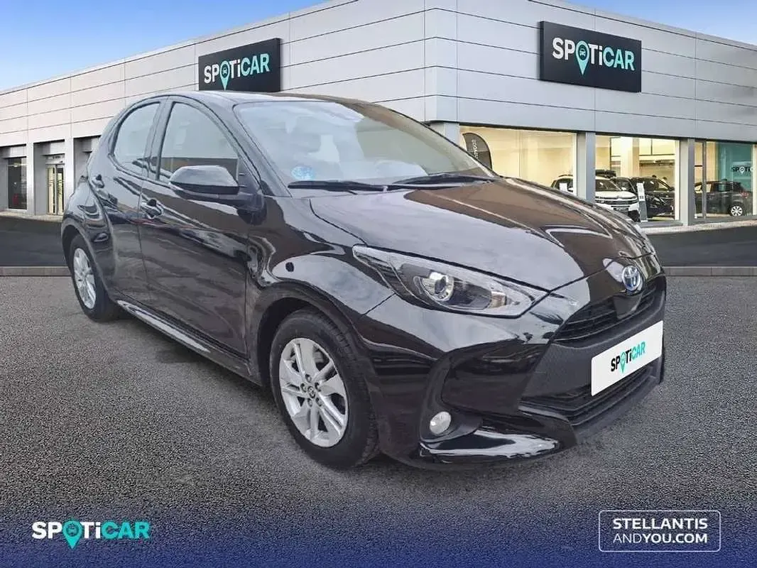 Usado Toyota Yaris Edition 125 CV (91 kW) 2022 Negro Utilitario