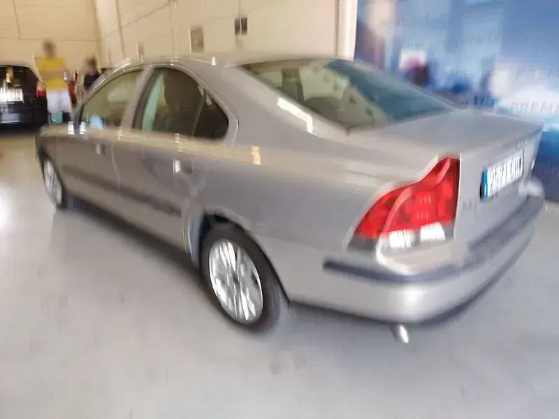 Usado Volvo S60 130 CV (95 kW) 2003 Beige Berlina