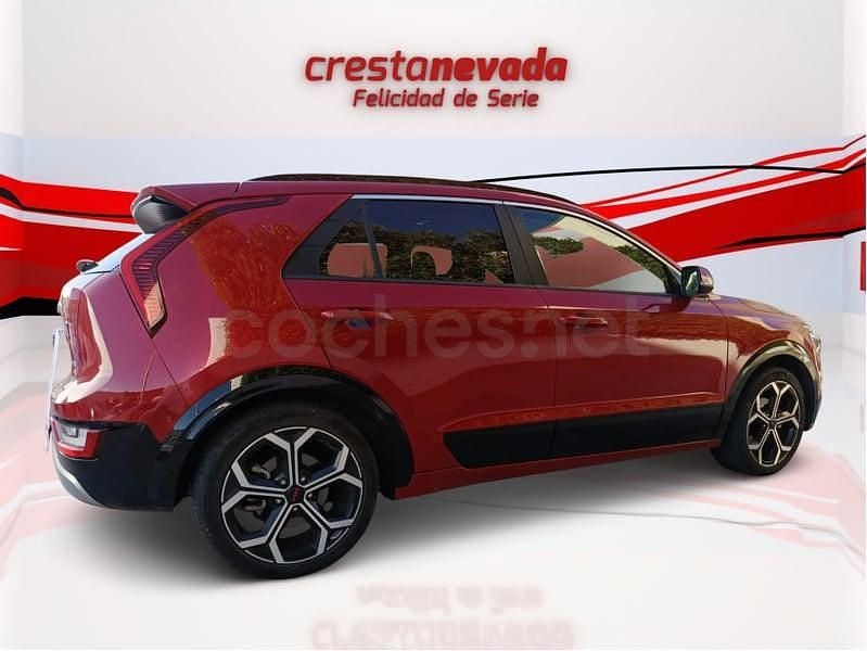 Usado Kia Niro 141 CV (103 kW) 2023 Granate SUV