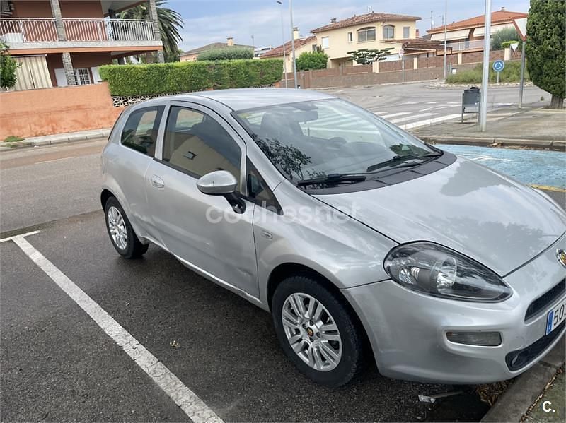 Gris / plata Usado 2015 Fiat Punto Pop Utilitario | 4200 € (Super precio) - Imagen 1/4