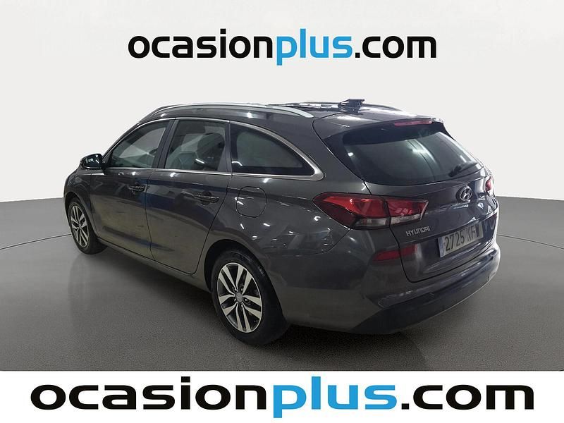 Usado Hyundai i30 110 CV (80 kW) 2017 Marrón Familiar