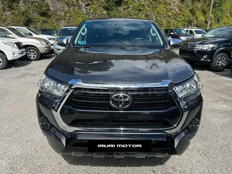 Usado Toyota HiLux 204 CV (150 kW) 2022 Gris / plata Pickup/Camioneta