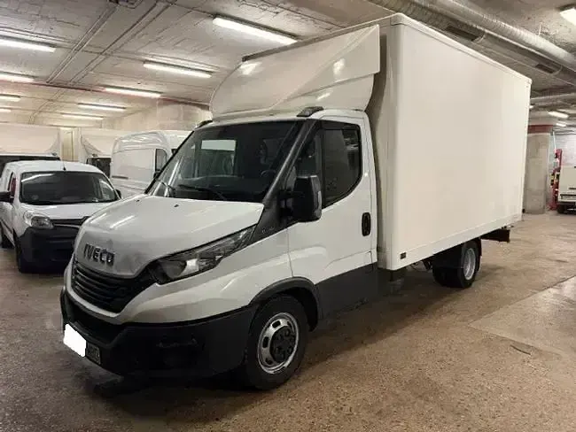 Usado Iveco Daily 160 CV (117 kW) 2022 Blanco Berlina