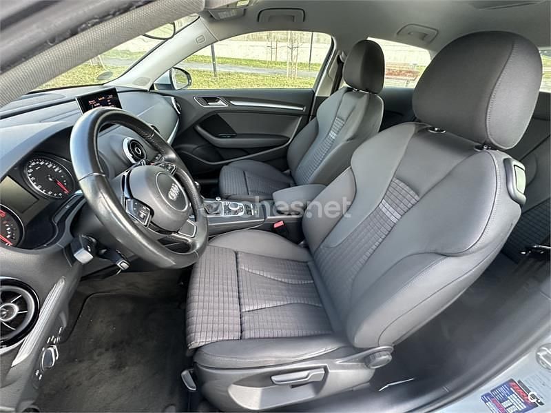 Usado Audi A3 Ambiente 125 CV (91 kW) 2012 Gris / plata Utilitario