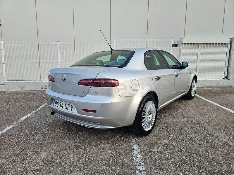 Usado Alfa Romeo 159 Distinctive 160 CV (117 kW) 2005 Gris / plata Berlina