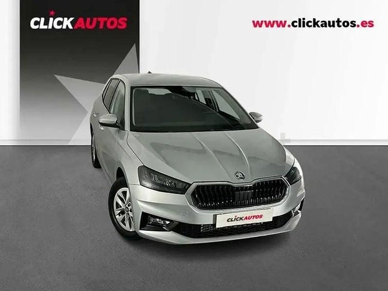 Usado Skoda Fabia Selection 115 CV (84 kW) 2025 Gris / plata Utilitario