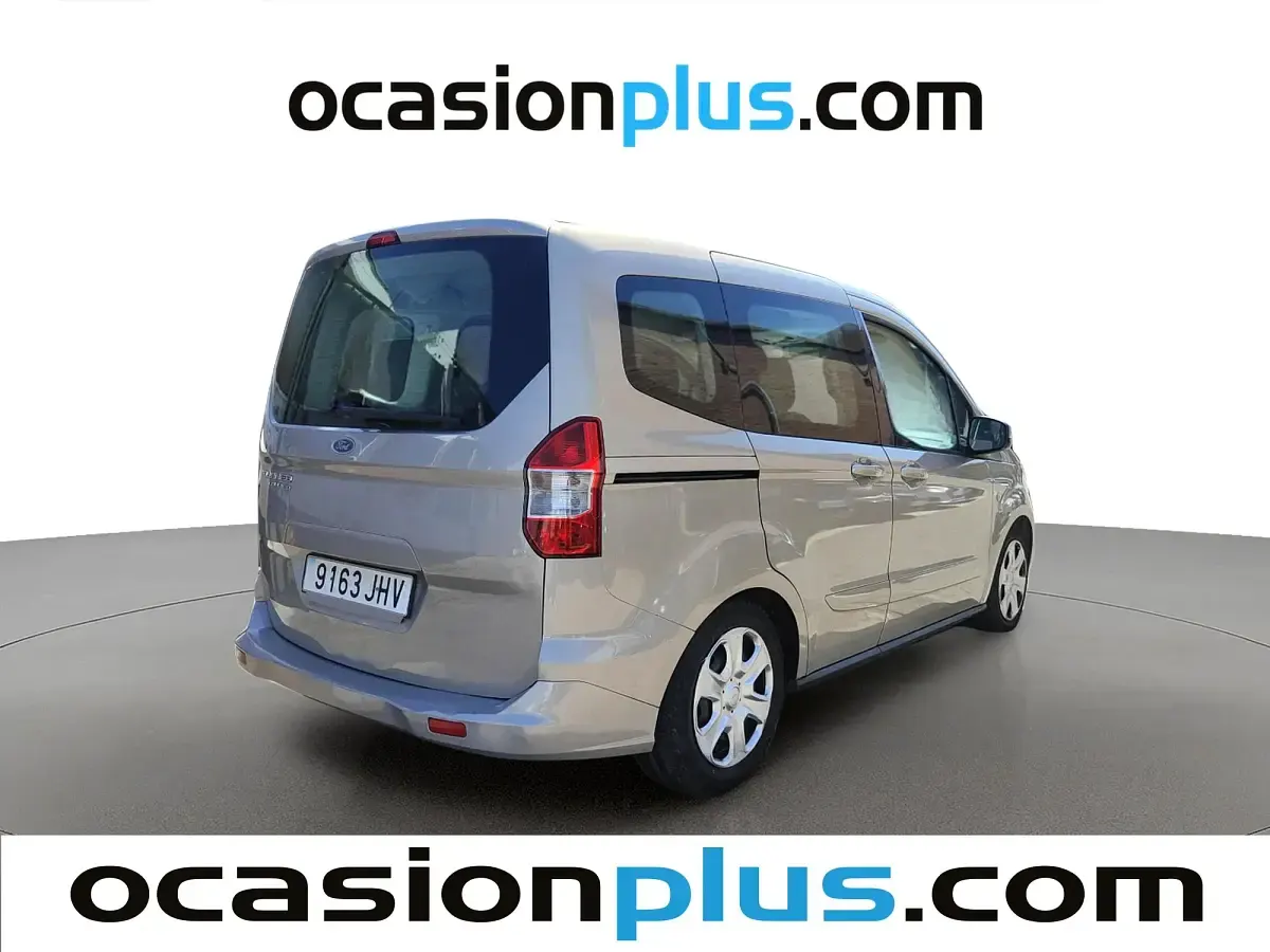 Usado Ford Tourneo Courier Trend 76 CV (55 kW) 2015 Beige Monovolumen