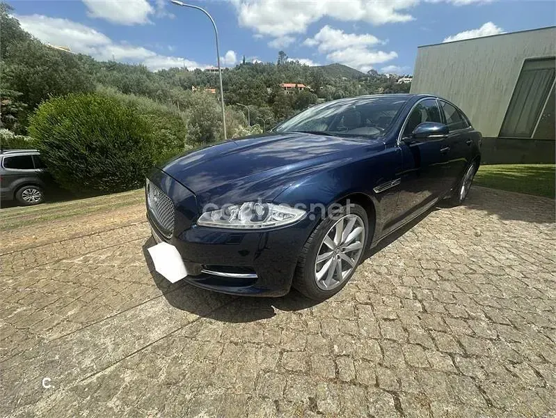 Usado Jaguar XJ Premium Luxury 275 CV (202 kW) 2013 Azul Berlina