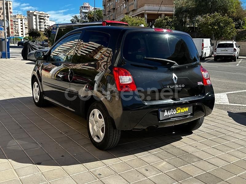 Usado Renault Twingo Dynamique 75 CV (55 kW) 2010 Negro Utilitario