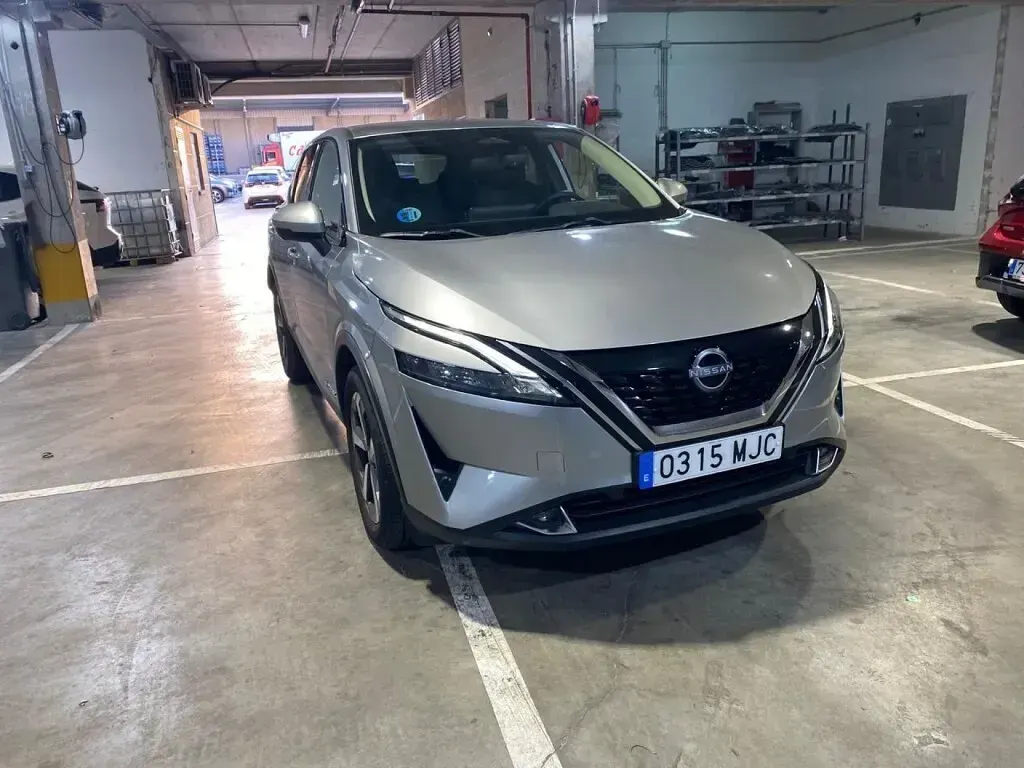Usado Nissan Qashqai N-Connecta 190 CV (139 kW) 2023 Plata SUV