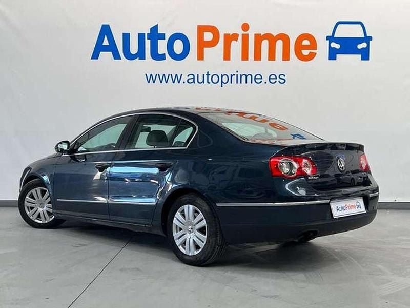 Usado VW Passat Advance 140 CV (102 kW) 2006 Azul Berlina