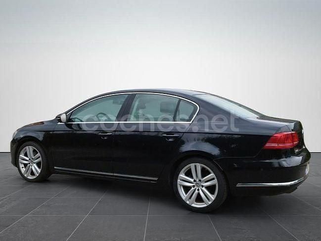 Usado VW Passat Highline 170 CV (125 kW) 2011 Negro Berlina