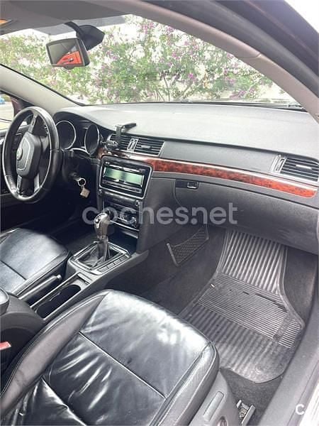 Usado Skoda Superb Elegance 140 CV (102 kW) 2010 Granate Berlina