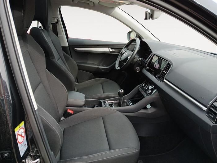 Usado Skoda Karoq Selection 150 CV (110 kW) 2024 Negro SUV