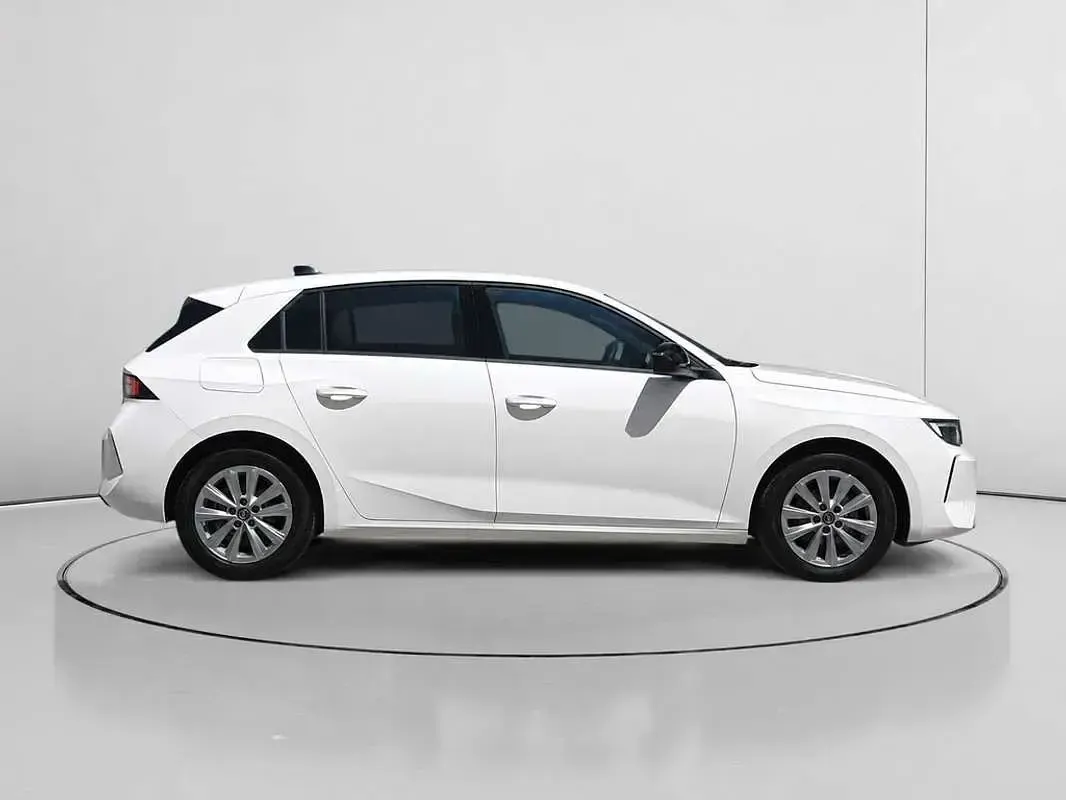Usado Opel Astra Edition 131 CV (96 kW) 2023 Blanco Utilitario