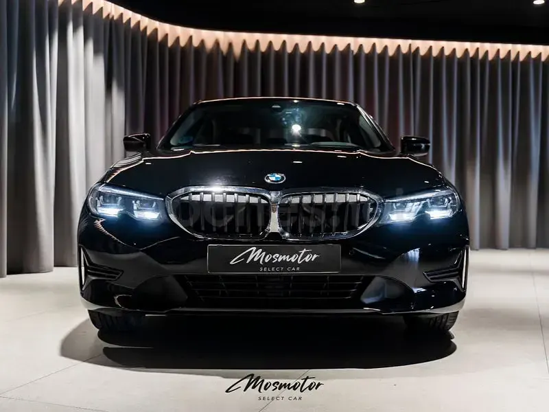 Usado BMW 318 150 CV (110 kW) 2022 Negro Berlina