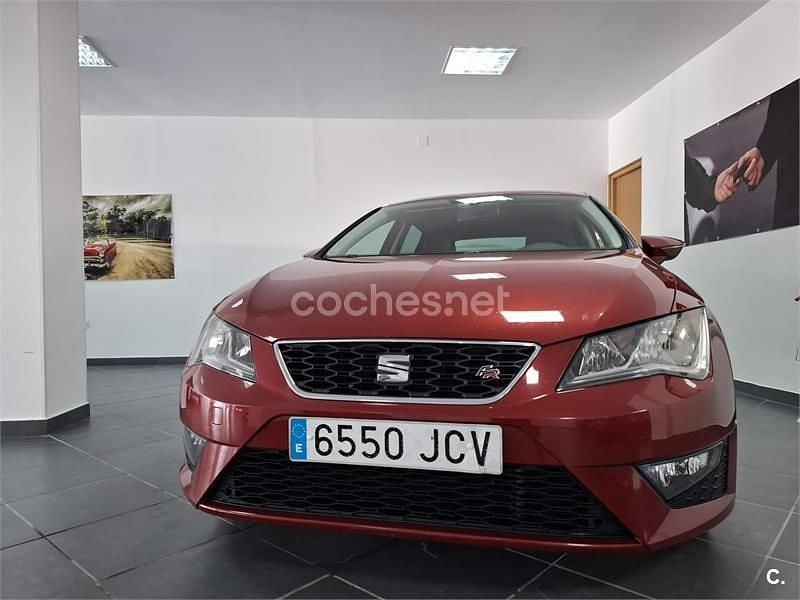 Käytetty Seat Leon FR 150 HP (110 kW) 2015 Punainen Sedan