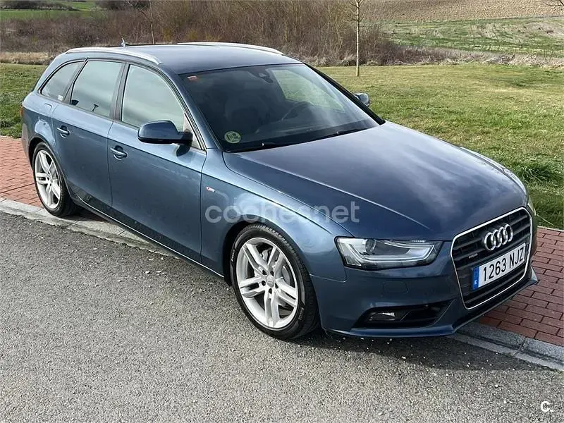 Usado Audi A4 S-Line 177 CV (130 kW) 2015 Azul Familiar