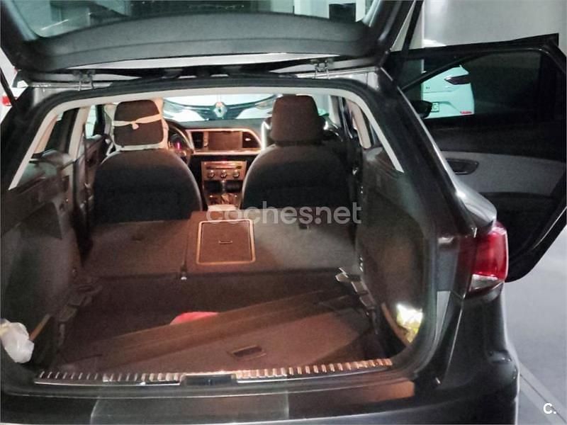 Usado Seat Leon Style 115 CV (84 kW) 2017 Gris / plata Familiar