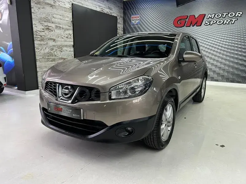 Usado Nissan Qashqai Visia 106 CV (77 kW) 2010 Beige SUV