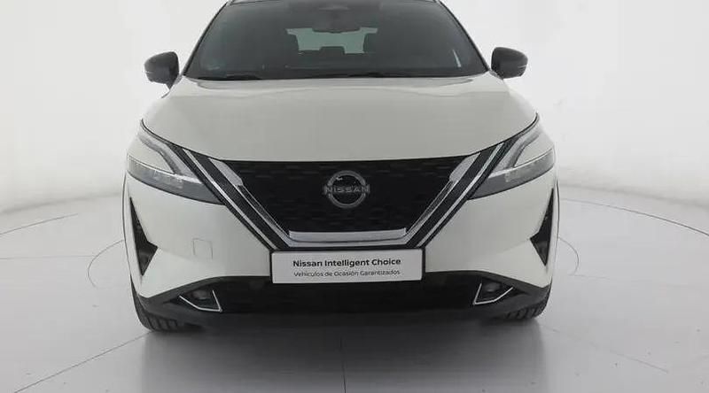 Usado Nissan Qashqai Tekna+ 158 CV (116 kW) 2023 Lunar white con techo midnight SUV