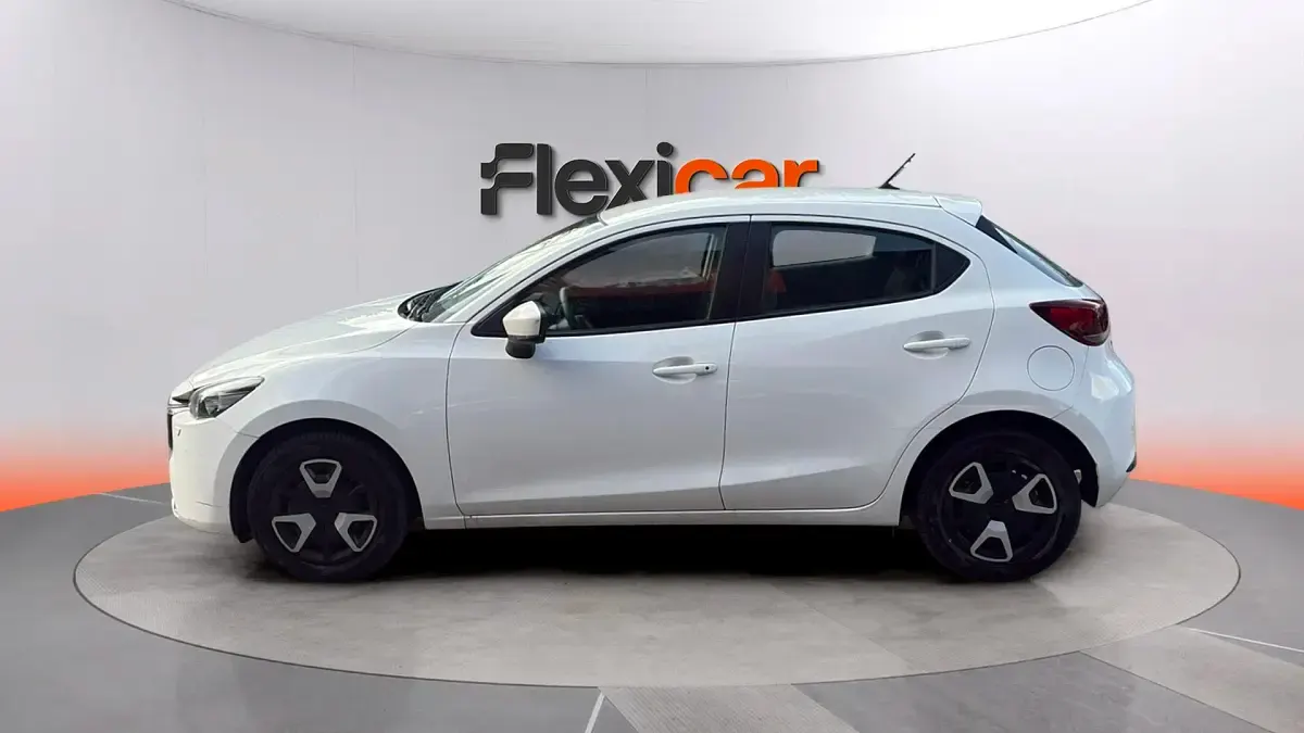 Usado Mazda 2 Center-Line 90 CV (66 kW) 2024 Blanco Utilitario